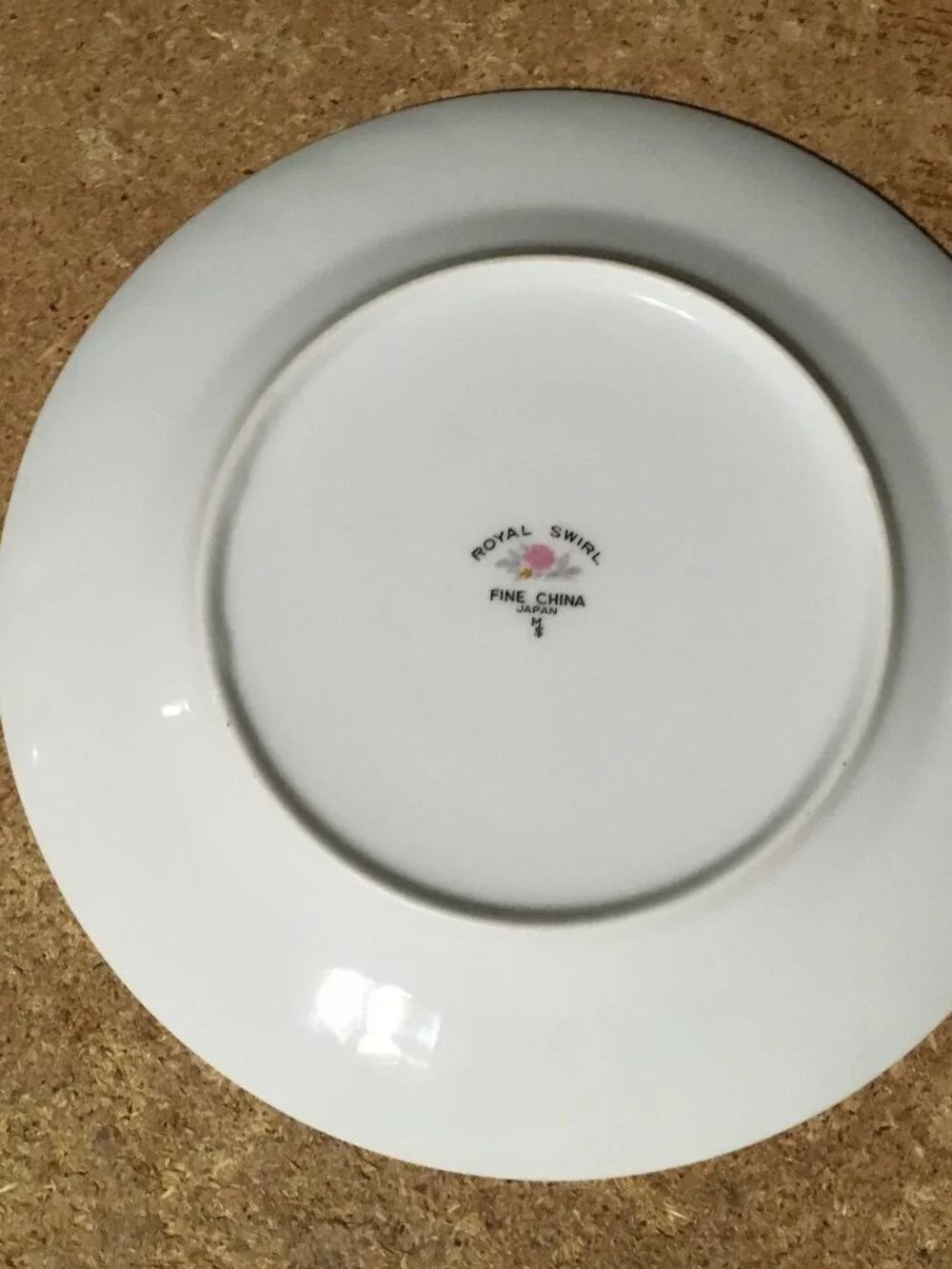 SET OF 8 FLORAL PATTERN PLATES KELTCRAFT 9178 LILING ROYAL SWIRL